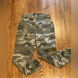 Express Cropped Straight High Rise Camouflage Joggers